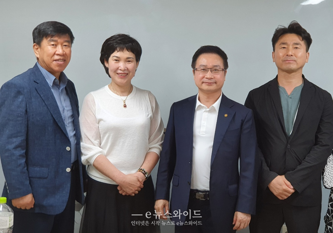 <좌로부터 주)퍼시픽내셔날 최낙천 회장.정경원 대표/ WGDO 이영철 부주석/ 주)이노바이탈 김건화(구:명민) 대표>