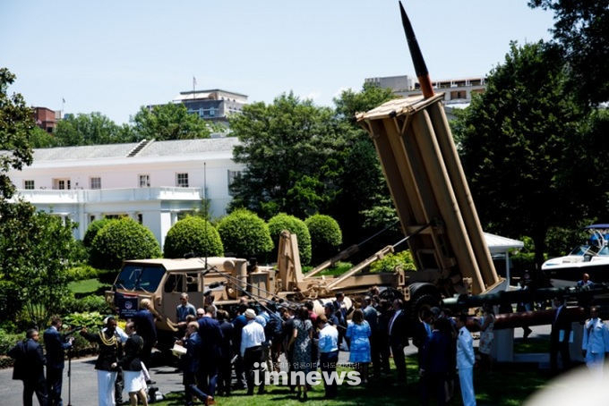 2019년 7월 미국 수도 워싱턴의 백악관에 전시돼 있는 사드(THAAD·고고도미사일 방어체계) 발사대 (사진출처: 세계일보)