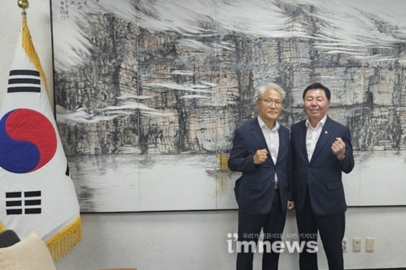 화순발전포럼 맹환렬, 화순군게이트 '화순한약재유통' 사태를 고발하다.